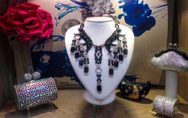 Как подобрать украшение к платью?. Журнал Ювелирной Моды - Almaz-Fashion.ru